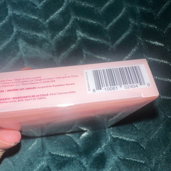 Glamnetic Pistachio Crème nails - Picture 3 of 6